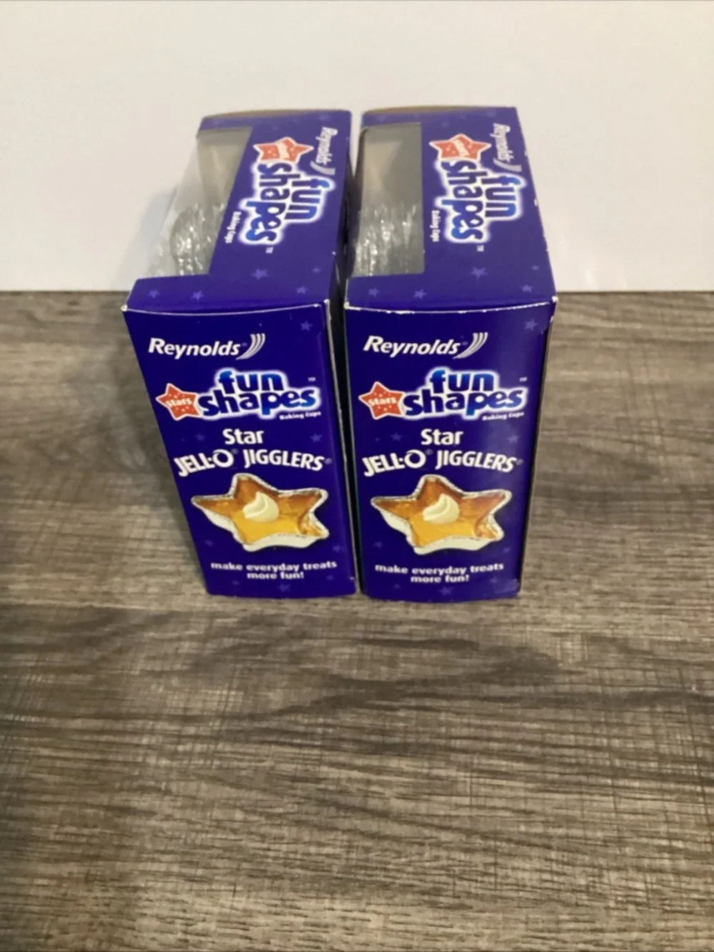 Vintage Reynolds Stars Fun Shape 48 Aluminum Foil Baking Cups 2006 Discontinued
